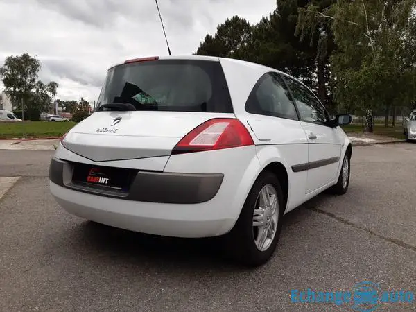 Renault Mégane II 2.0 16v 136ch SPORT DYNAMIQUE