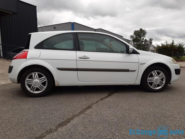 Renault Mégane II 2.0 16v 136ch SPORT DYNAMIQUE