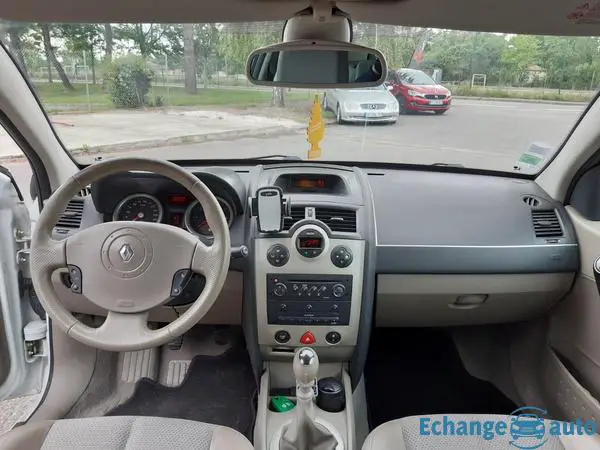 Renault Mégane II 2.0 16v 136ch SPORT DYNAMIQUE