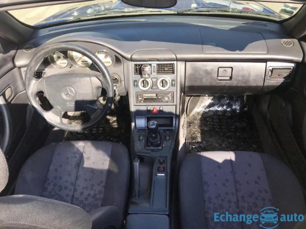Mercedes Classe SLK 2.0 i Cabriolet 136cv