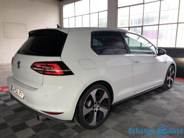 Volkswagen Golf GTI 2.0 L TFSI DSG6