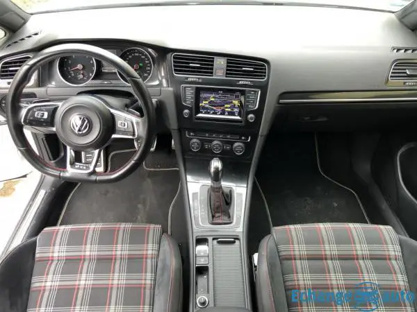 Volkswagen Golf GTI 2.0 L TFSI DSG6