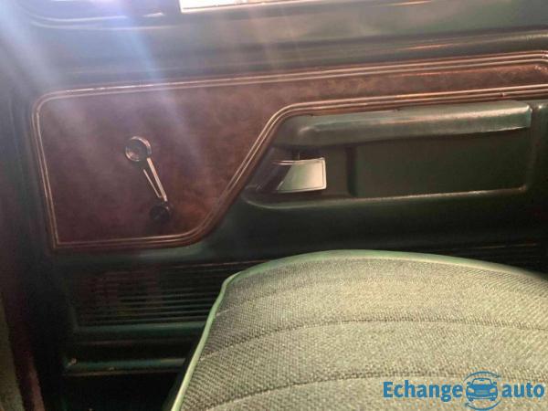 Ford F 250 Ranger camper spécial 4x4 1978 prix tout compris