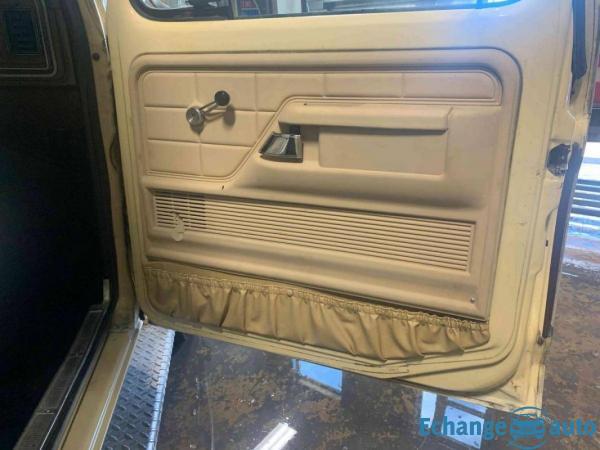 Ford F 350 Ranger xlt v8 460 1979 prix tout compris