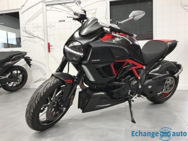 Ducati DIAVEL CARBON RED 1200