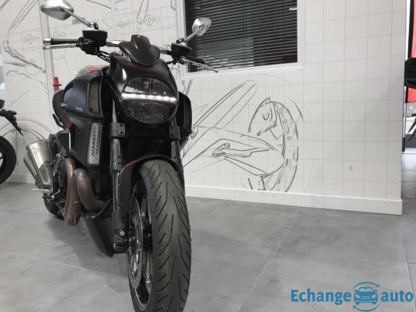 Ducati DIAVEL CARBON RED 1200