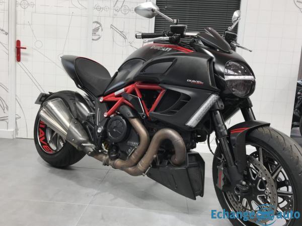 Ducati DIAVEL CARBON RED 1200