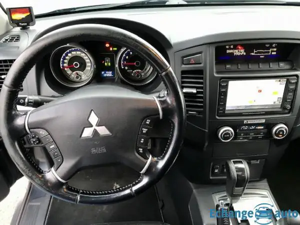 Mitsubishi Pajero III (2) 3.2 DI-D 170 INSTYLE BVA 5P EURO5