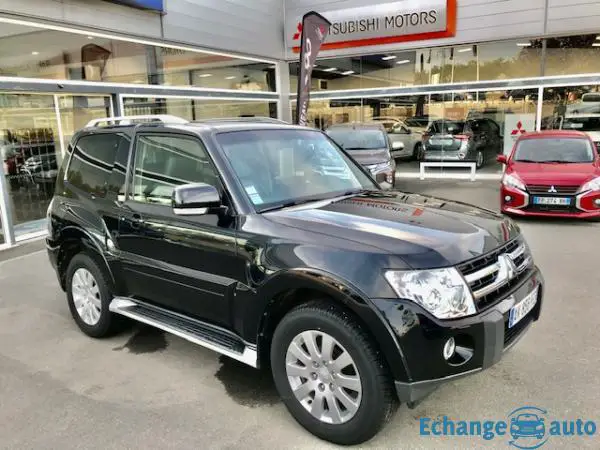 Mitsubishi Pajero III (2) 3.2 DI-D 170 INSTYLE BVA 3P