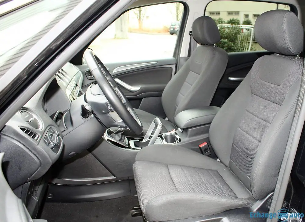 FORD - S-MAX TITANIUM 2L 140 CV 7 PLACES