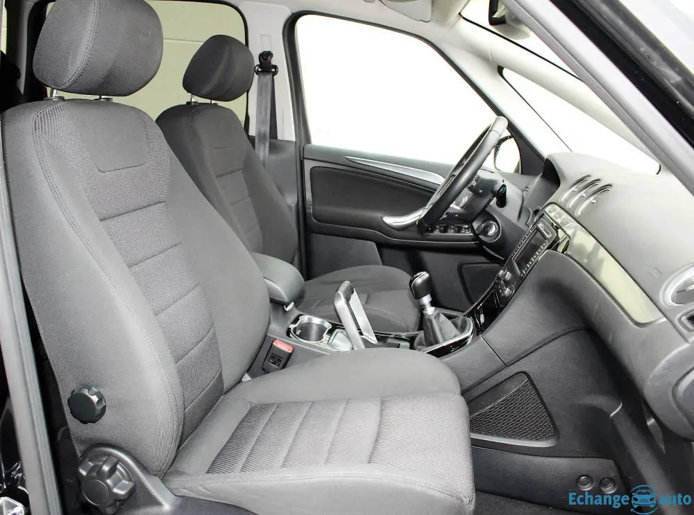 FORD - S-MAX TITANIUM 2L 140 CV 7 PLACES