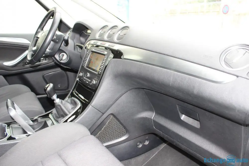 FORD - S-MAX TITANIUM 2L 140 CV 7 PLACES