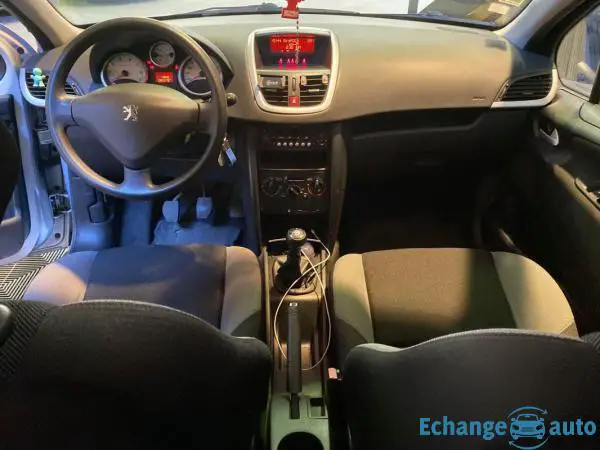 Peugeot 207 TRENDY / XLINE 1.4 E 75 CH