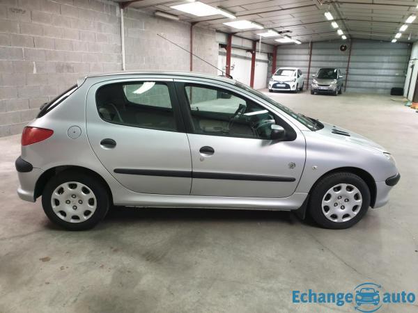 Peugeot 206 1.4 L HDI 70 CV POP ART