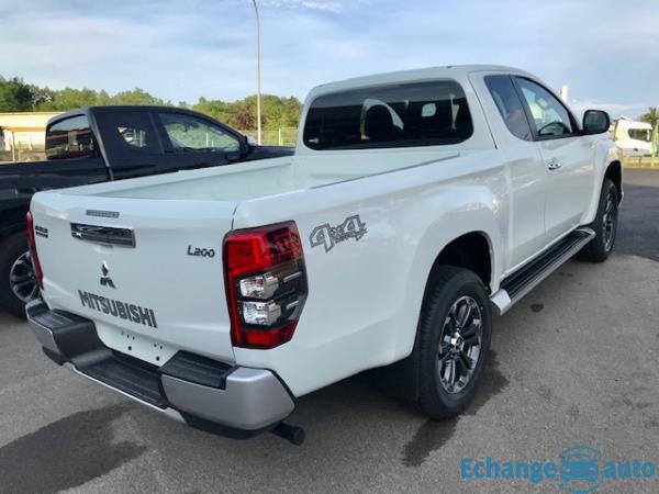 Mitsubishi L200 III CLUB CABINE 2.2 DI-D 150 INSTYLE MY20