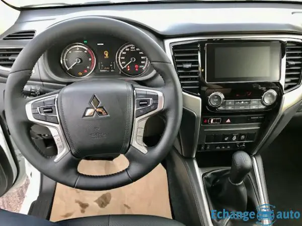 Mitsubishi L200 III CLUB CABINE 2.2 DI-D 150 INSTYLE MY20