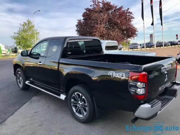 Mitsubishi L200 III CLUB CABINE 2.2 DI-D 150 INSTYLE MY20 2P