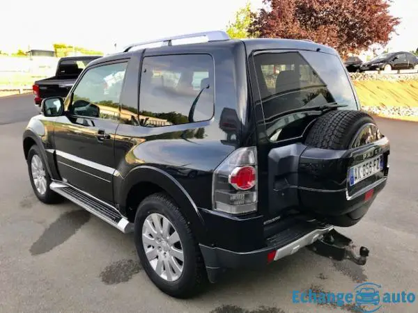 Mitsubishi Pajero III (2) 3.2 DI-D 170 INSTYLE BVA 3P
