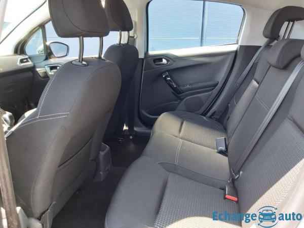 Peugeot 208 Puretech 82 ALLURE
