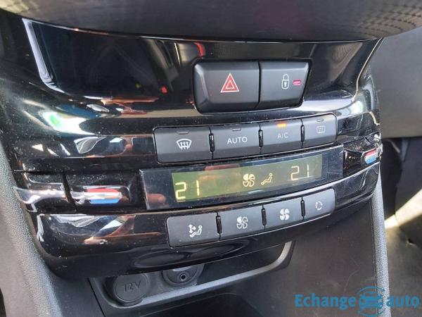 Peugeot 208 Puretech 82 ALLURE