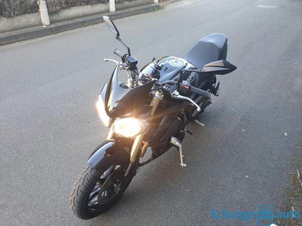 Triumph STREET TRIPLE A2 675