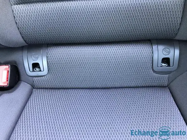 Volkswagen Golf VII 1.6 TDI 115CH BLUEMOTION CONFORTLINE