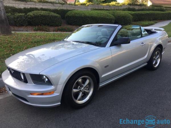 Ford Mustang Gt prémium v8 cab 2006 prix tout compris