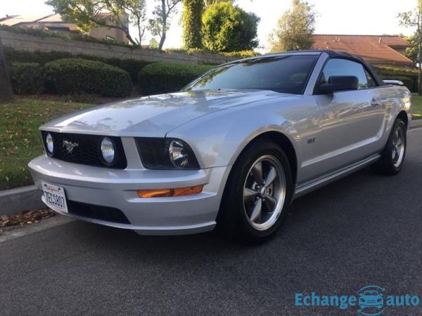 Ford Mustang Gt prémium v8 cab 2006 prix tout compris