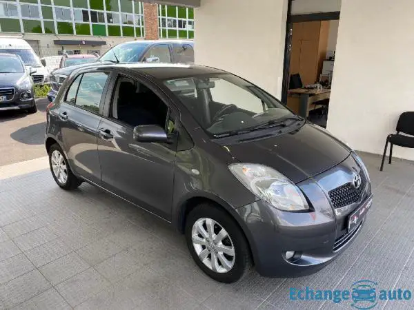 TOYOTA YARIS II Yaris 1.0 - 69 VVT-i 