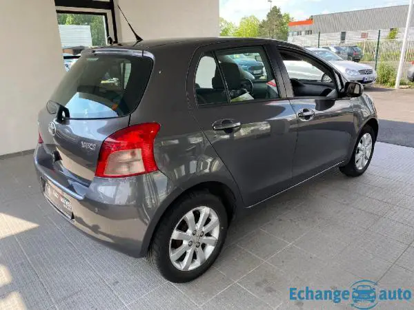 TOYOTA YARIS II Yaris 1.0 - 69 VVT-i 