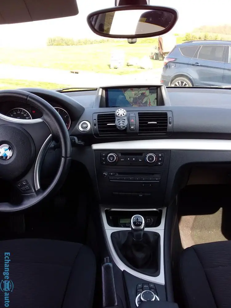 BMW serie 1 116D (e87) 118ch moteur 2L