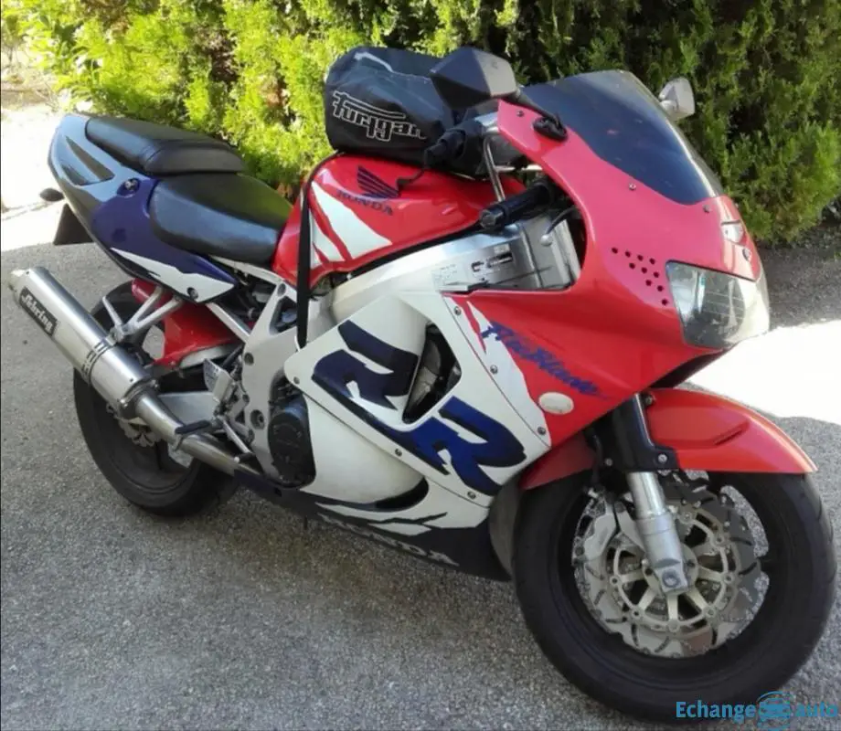 Echange contre 4x4 avec CT OK moins de 6 mois