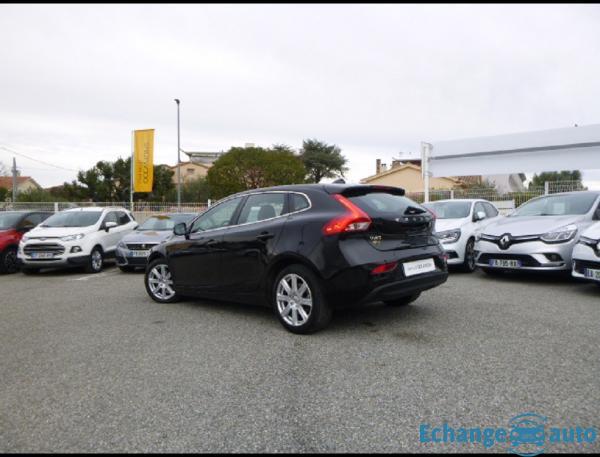 Volvo V40 2.0 D2 120 INSCRIPTION