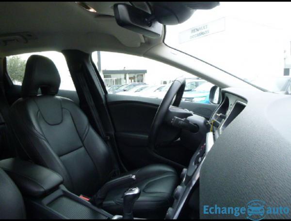 Volvo V40 2.0 D2 120 INSCRIPTION