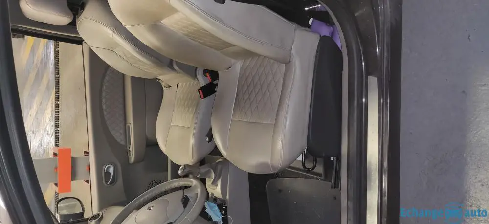 Renault Twingo 2 Initiale Paris dCi 85