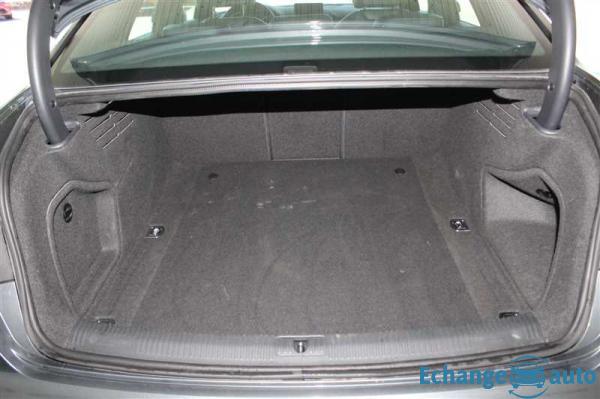 Audi A4 2.0 TDI 150 S tronic S line