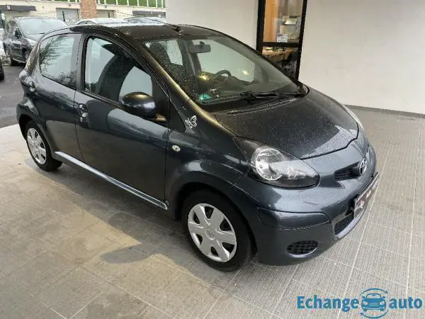 TOYOTA AYGO 1.0 VVT-i Connect