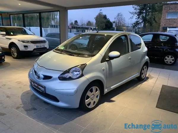 TOYOTA AYGO 1.0 VVT-i Sport