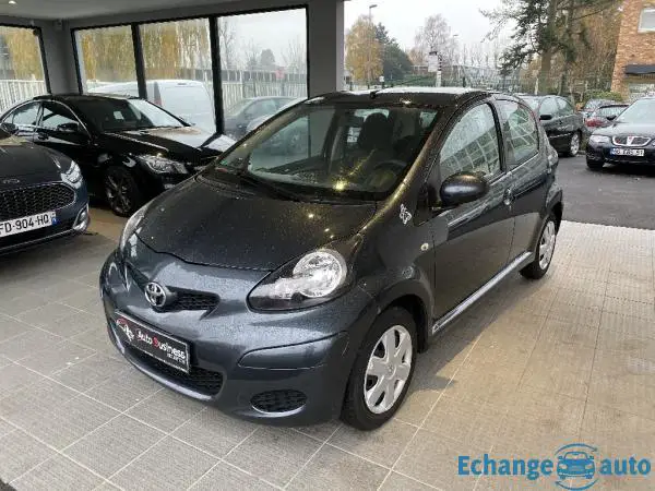 TOYOTA AYGO 1.0 VVT-i Connect