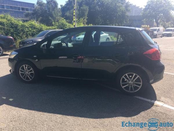 Toyota Auris 2.0 D4D 126 DYNAMIC GPS