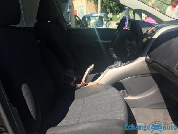 Toyota Auris 2.0 D4D 126 DYNAMIC GPS