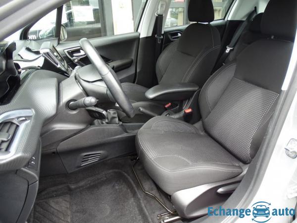 Peugeot 208 1.6 BLUEHDI 100 Ch ALLURE