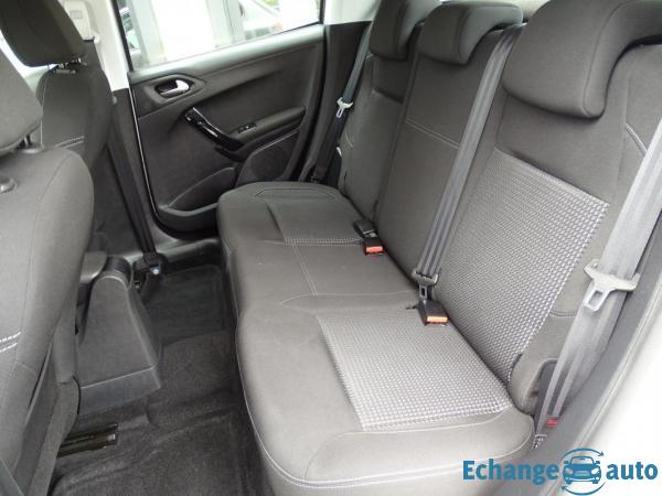 Peugeot 208 1.6 BLUEHDI 100 Ch ALLURE