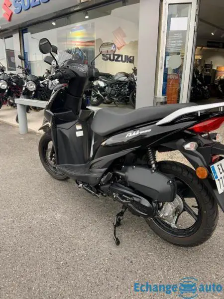 Suzuki UK 110 - UK110 NOIR 2291 KMS