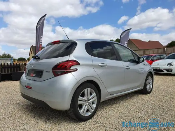 Peugeot 208 1.2 PURETECH 82 STYLE GARANTIE 6 MOIS