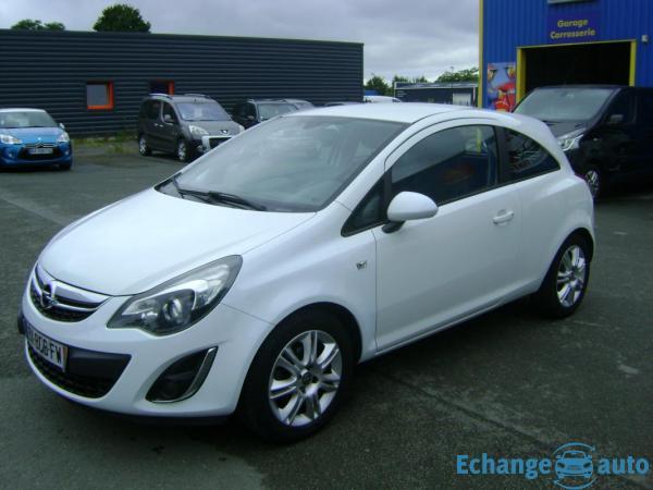 Opel Corsa B 14I 100 CV COSMO 3 PORTES BOITE AUTO
