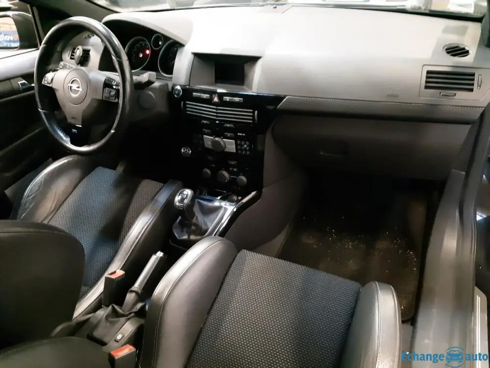 Opel Astra OPC