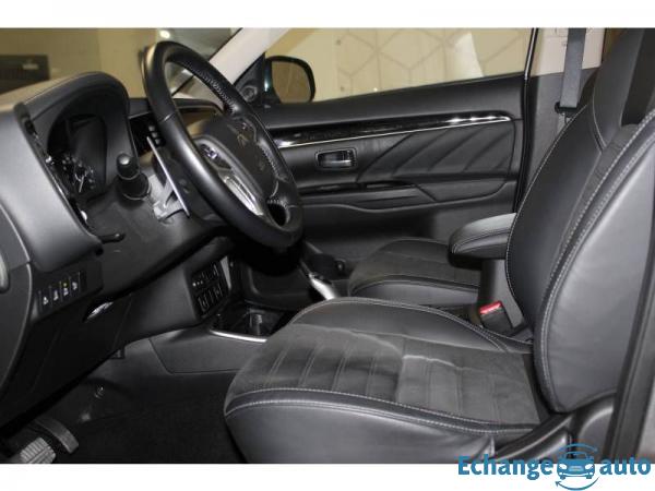 Mitsubishi Outlander 2.4l PHEV Twin Motor 4WD Intense