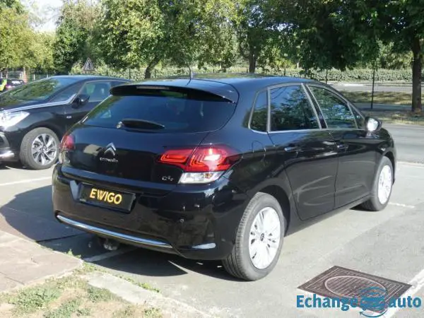 Citroën C4 blue HDI 1.6 120 CH