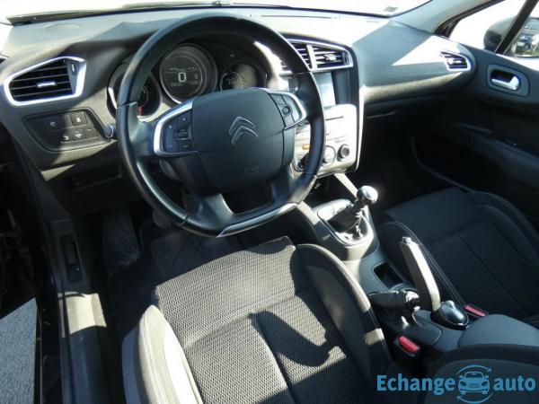Citroën C4 blue HDI 1.6 120 CH